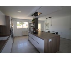 Precioso Bungalow con piscina en Avenida de Ronda