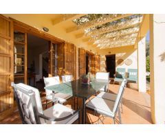 Chalet de estilo mediterráneo en Urb. Bonanza