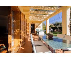 Chalet de estilo mediterráneo en Urb. Bonanza