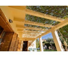 Chalet de estilo mediterráneo en Urb. Bonanza