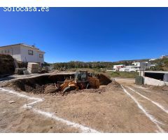 ¡Descubre la maravillosa Villa Moderna en construcción en la exclusiva zona de Cerros de Águila!