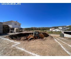 ¡Descubre la maravillosa Villa Moderna en construcción en la exclusiva zona de Cerros de Águila!