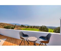 Increíble villa de 4 habitaciones en primera línea de golf con piscina privada y vistas al mar en La