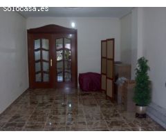 Piso con 4 dormitorios y garaje en Ensanche.