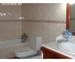 Piso con 4 dormitorios y garaje en Ensanche.