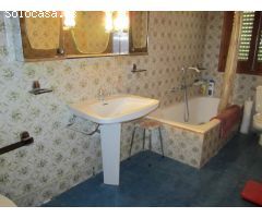 SE VENDE CASA , LOCAL, Y BODEGA CON JARDIN EN LA ROMANA