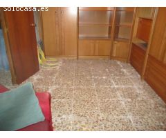 SE VENDE CASA , LOCAL, Y BODEGA CON JARDIN EN LA ROMANA