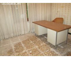 SE VENDE CASA , LOCAL, Y BODEGA CON JARDIN EN LA ROMANA