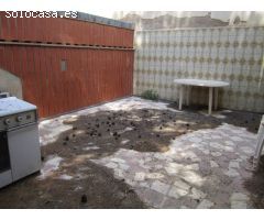 SE VENDE CASA , LOCAL, Y BODEGA CON JARDIN EN LA ROMANA