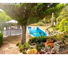Exclusivo Chalet con 4000 m2 de Jardín y piscina privada en Lloret de Mar (Costa Brava)