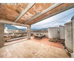 Casa en Pollensa: Encanto Mallorquín en un Entorno Idílico