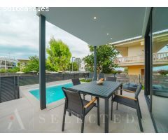 ¡Alquila este Increíble Chalet Pareado en la Playa de Alcudia para tus
