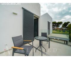 ¡Alquila este Increíble Chalet Pareado en la Playa de Alcudia para tus
