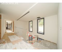 Descubra la elegancia y el lujo de esta impresionante villa en Alcudia,