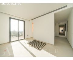 Descubra la elegancia y el lujo de esta impresionante villa en Alcudia,