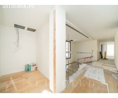 Descubra la elegancia y el lujo de esta impresionante villa en Alcudia,