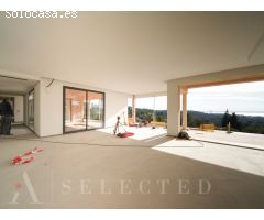 Descubra la elegancia y el lujo de esta impresionante villa en Alcudia,