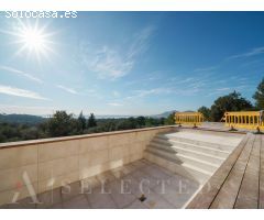 Descubra la elegancia y el lujo de esta impresionante villa en Alcudia,
