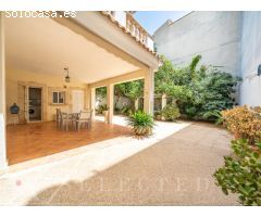 Encantadora Residencia con Patio en Puerto de Alcudia, Mallorca