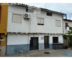 Casa con patio en el casco viejo.