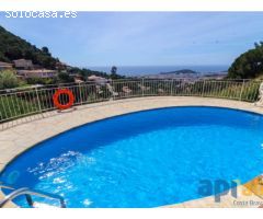 Esplendida casa en Roca Grossa con piscina y vistas al mar