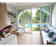Impresionante villa en fenals de 4 habitaciones, con piscina y sala de eventos