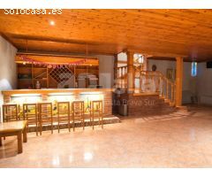 Impresionante villa en fenals de 4 habitaciones, con piscina y sala de eventos