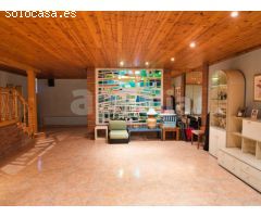 Impresionante villa en fenals de 4 habitaciones, con piscina y sala de eventos