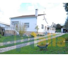 Encantadora casa unifamiliar en Montbarbat
