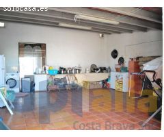 Encantadora casa unifamiliar en Montbarbat