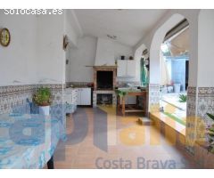 Encantadora casa unifamiliar en Montbarbat