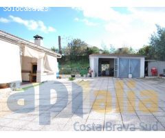 Encantadora casa unifamiliar en Montbarbat