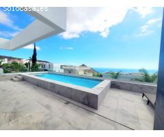 Disponemos de una fantástica villa nueva y moderna.