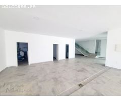 Disponemos de una fantástica villa nueva y moderna.