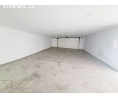 Disponemos de una fantástica villa nueva y moderna.