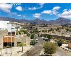 En venta Apartamento moderno con piscina privada en La Caleta