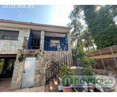 SE VENDE PRECIOSO CHALET INDEPENDIENTE EN LA URBANIZACIÓN ENTREPINOS, CADALSO DE