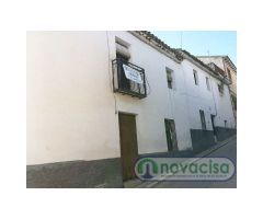 ALMOROX se vende CASA DE PUEBLO PARA REFORMAR en el casco Urbano muy céntrica