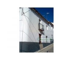 ALMOROX se vende CASA DE PUEBLO PARA REFORMAR en el casco Urbano muy céntrica