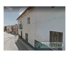 ALMOROX se vende CASA DE PUEBLO PARA REFORMAR en el casco Urbano muy céntrica