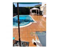 SE VENDE ESTUPENDO CHALET INDEPENDIENTE CON PISCINA PRIVADA, CERCA DEL CASCO