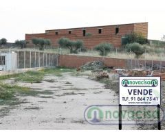 FINCA DE TERRENO EN ALMOROX DE 823 metros muy bien Ubicado