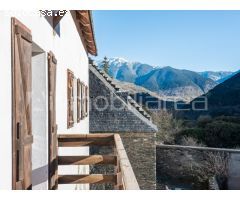 EDIFICIO CON CUADRA Y HUERTO EN ARROS