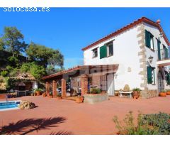 Masía con 5.000 m2 de terreno en Lloret de Mar