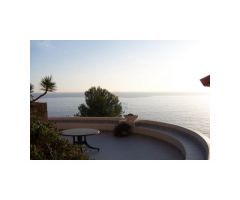 Villa de lujo sobre el mar. Ubicación única.