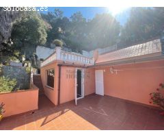 Villa de lujo sobre el mar. Ubicación única.