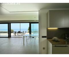 Villa en Cala Canyelles con vistas al mar