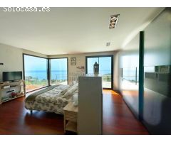 Villa en Cala Canyelles con vistas al mar