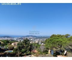 Casa con vistas al mar y jardín en Roca Grossa. A 5 minutos del centro de Lloret