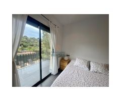 Casa con piscina en Cala Canyelles. Licencia turística.